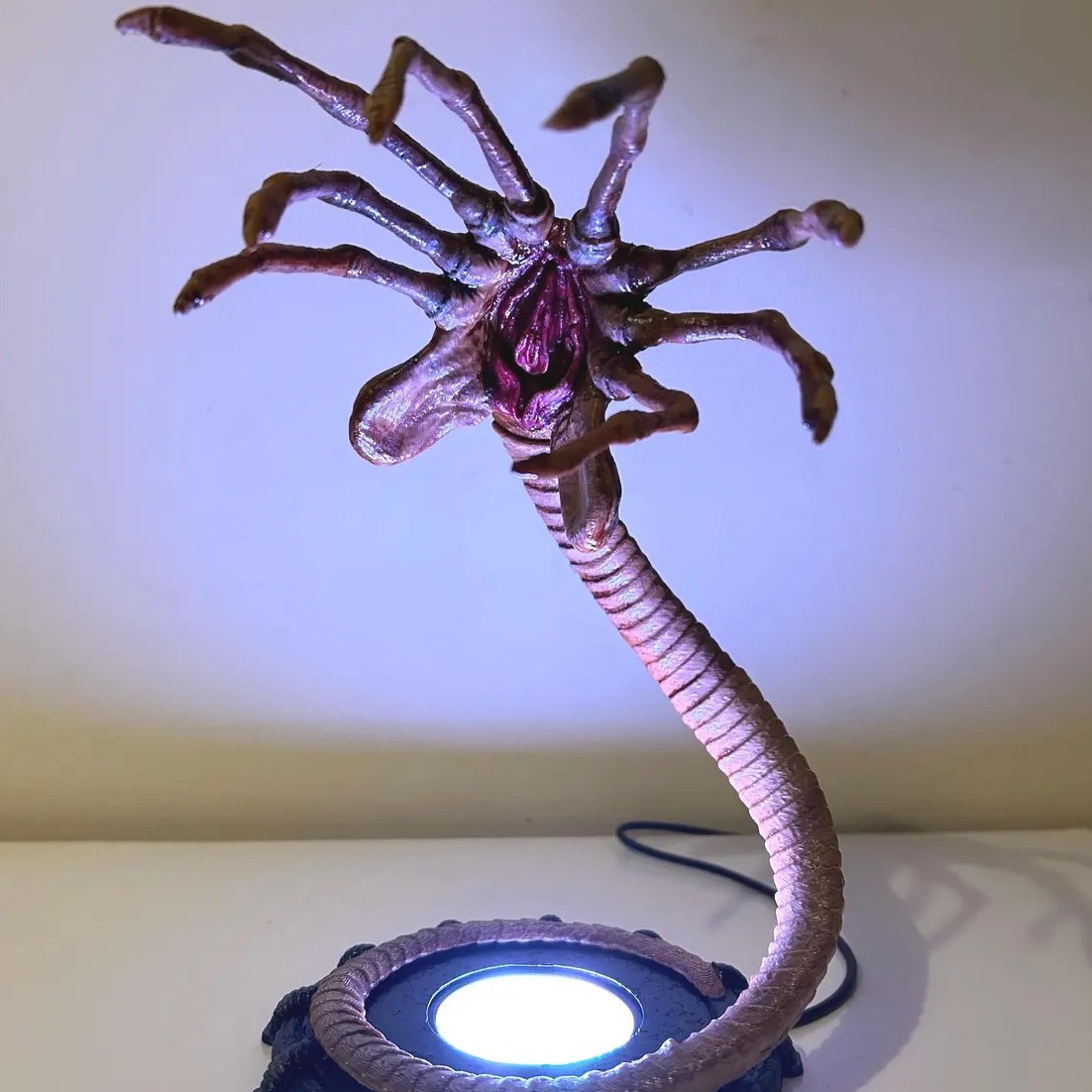 Lampu Alien Facehugger Lampu M - Lighting Decor Ideas ulasan dan harga
