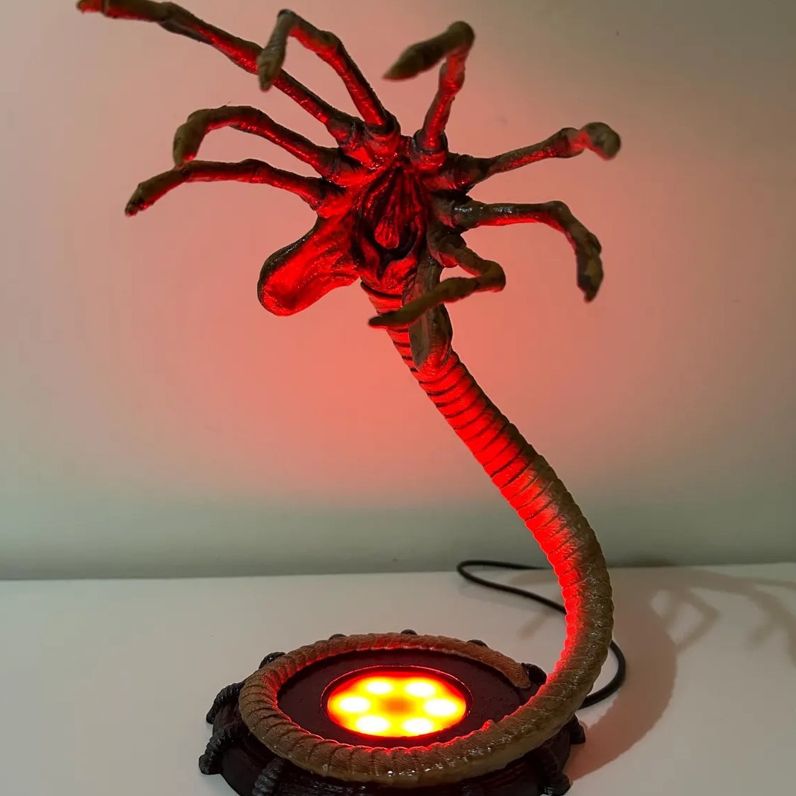 Lampu Alien Facehugger Lampu M - Lighting Decor Ideas ulasan dan harga